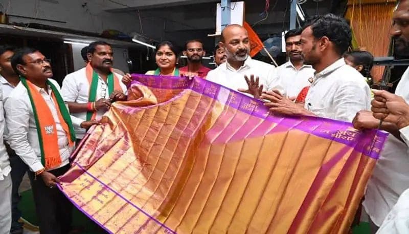 అయోధ్య సీతమ్మ తల్లికి బంగారు చీర