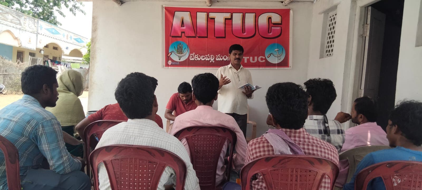 జీవో నెంబర్ 22 ప్రకారం కాంట్రాక్ట్ కార్మికులకు వేతనాలు చెల్లించాలి