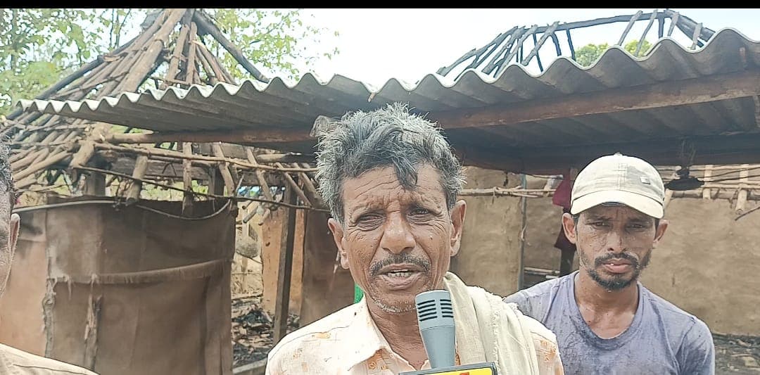 విద్యుత్ షాట్ సర్క్యూట్ తో ఇల్లు దగ్ధం