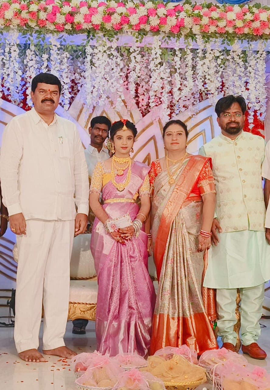 శుభకార్య వేడుకలో పాల్గొని చిన్నారిని ఆశీర్వదించిన ఎమ్మెల్యే పాయం