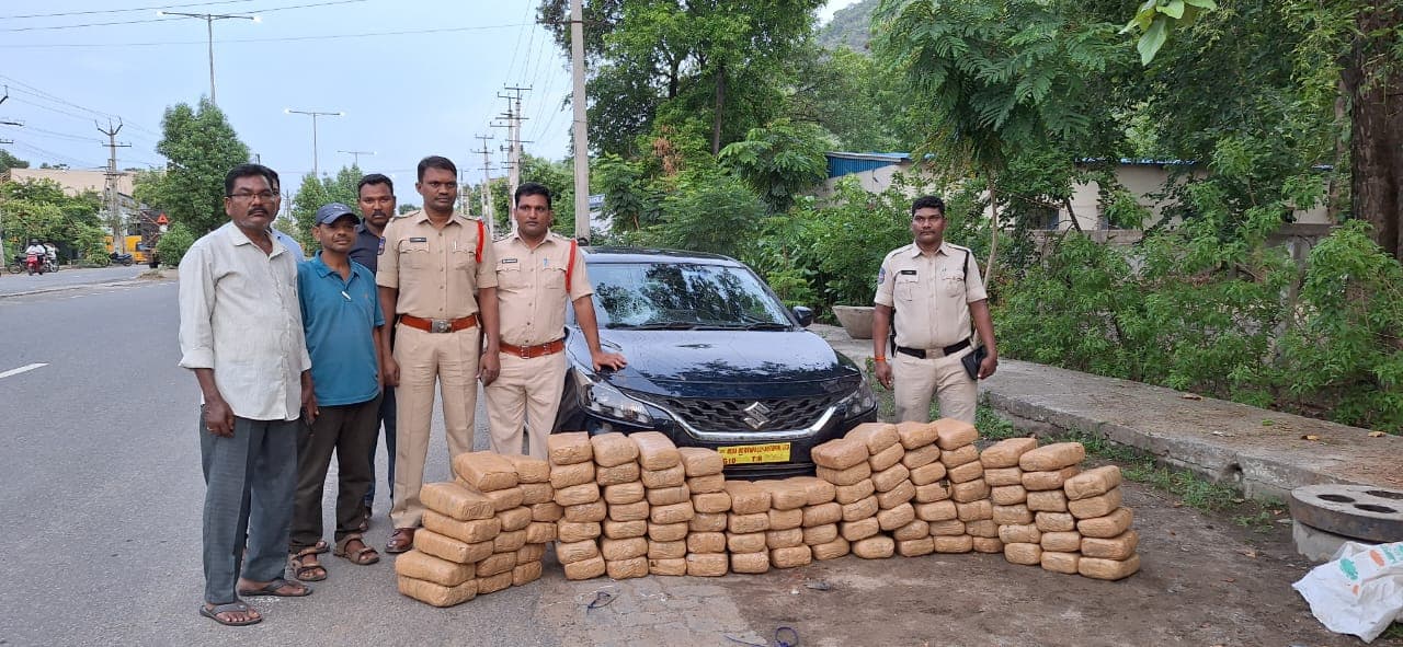 గంజాయి అక్రమ రవాణాపై పోలీసుల ఉక్కుపాదం