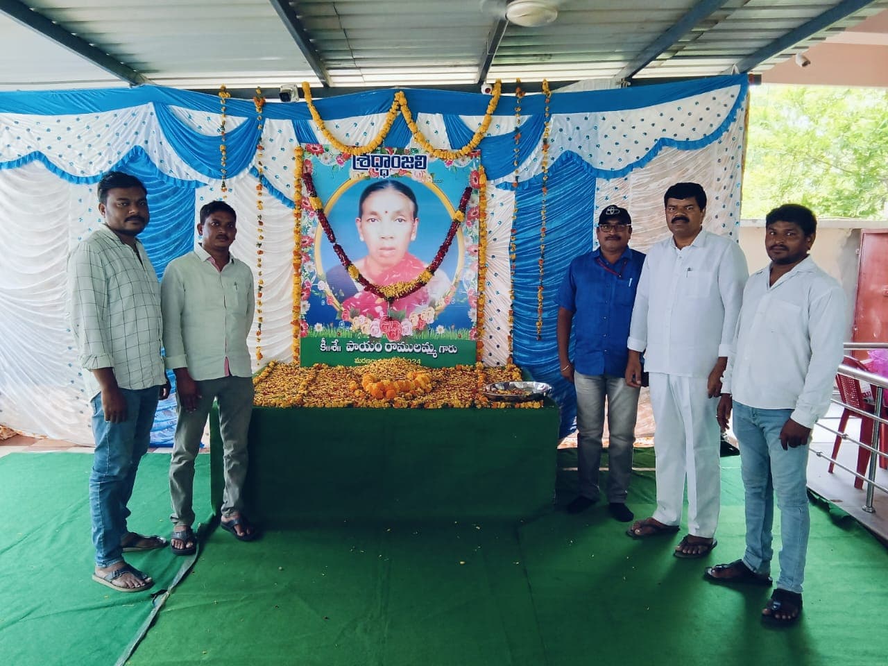 ఎమ్మెల్యే పాయాన్ని పరామర్శించిన జర్నలిస్టులు