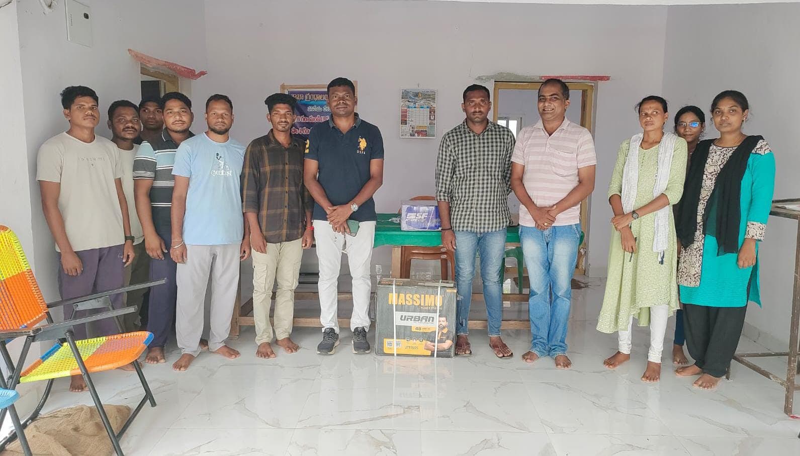 విద్యార్థుల పట్ల మానవత్వం చాటుకున్న చర్ల పోలీసులు