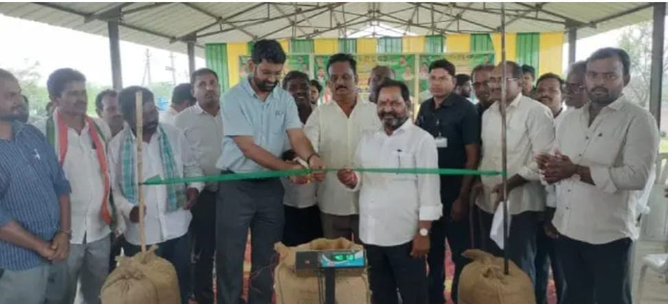 ధాన్యం కొనుగోలు కేంద్రాలను రైతులు వినియోగించుకోవాలి
