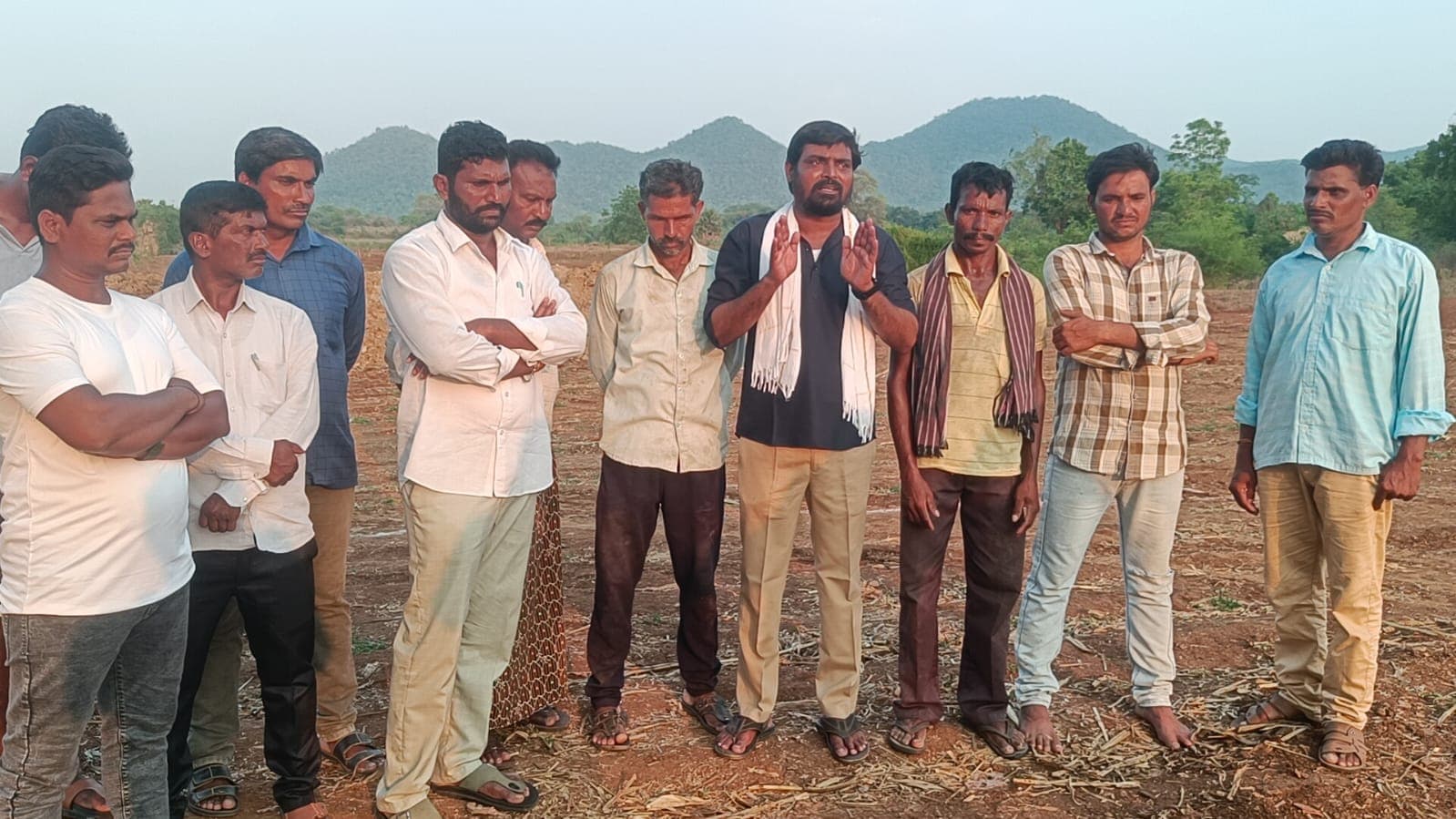 గిరిజన అడవి బిడ్డల అభివృద్ధికి సహకరించండి