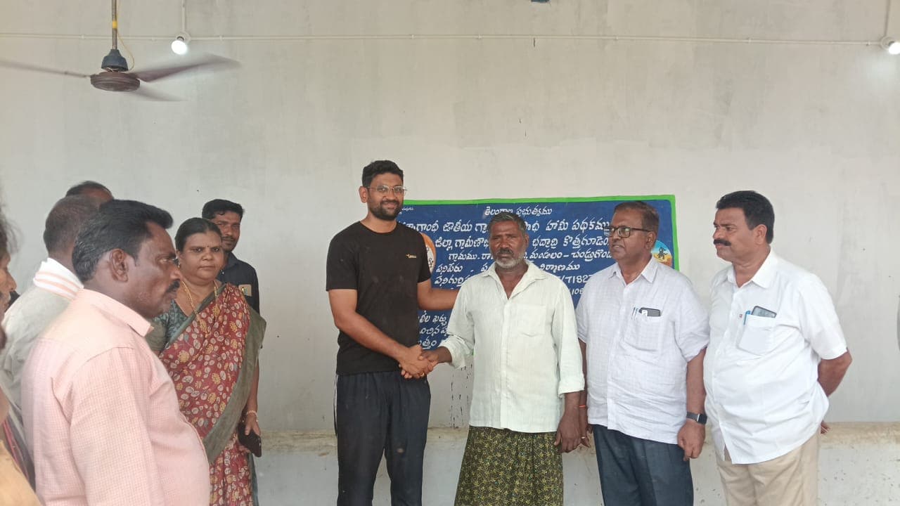 మండలంలో జిల్లా కలెక్టర్ పర్యటన