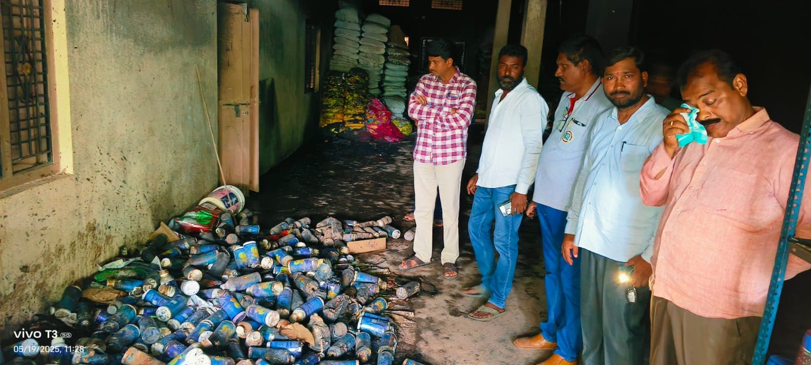 విద్యుత్ షార్ట్ సర్క్యూట్ తో శ్రీ ఆదిత్య సాయి ఫెర్టిలైజర్ షాప్ దగ్ధం