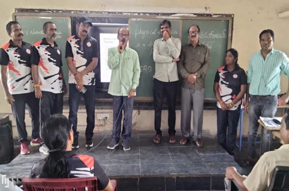 ఉపాధ్యాయులు వృత్తి నైపుణ్యత పెంపొందించుకోవాలి – డీఈఓ