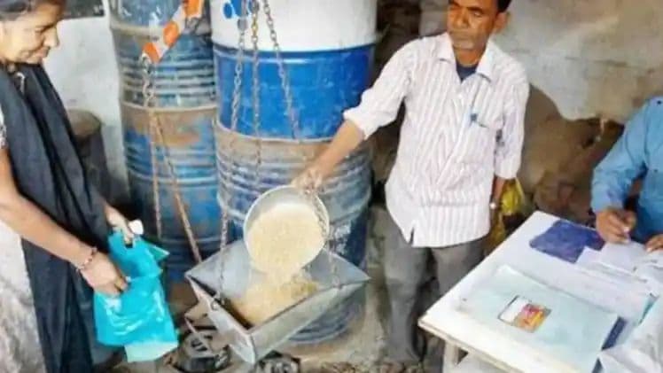 వాళ్లందరికీ కొత్త రేషన్ కార్డులు వచ్చేస్తున్నాయ్.. రాష్ట్ర వ్యాప్తంగా పంపిణీకి ఏర్పాట్లు..