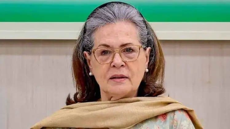 కాంగ్రెస్ కీలక సమావేశానికి సోనియా పిలుపు