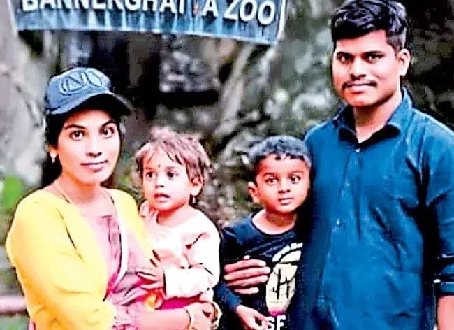 ఫోన్లో భార్యతో మాట్లాడుతూ తుపాకీతో కాల్చుకున్న జవాన్