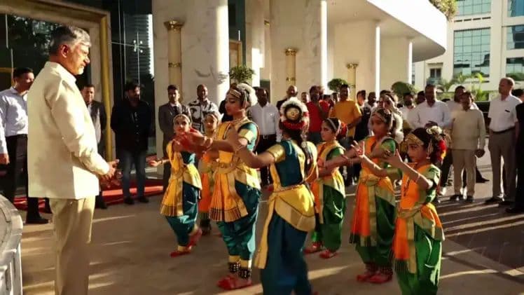 సింగపూర్ చేరుకున్న సీఎం చంద్రబాబు…