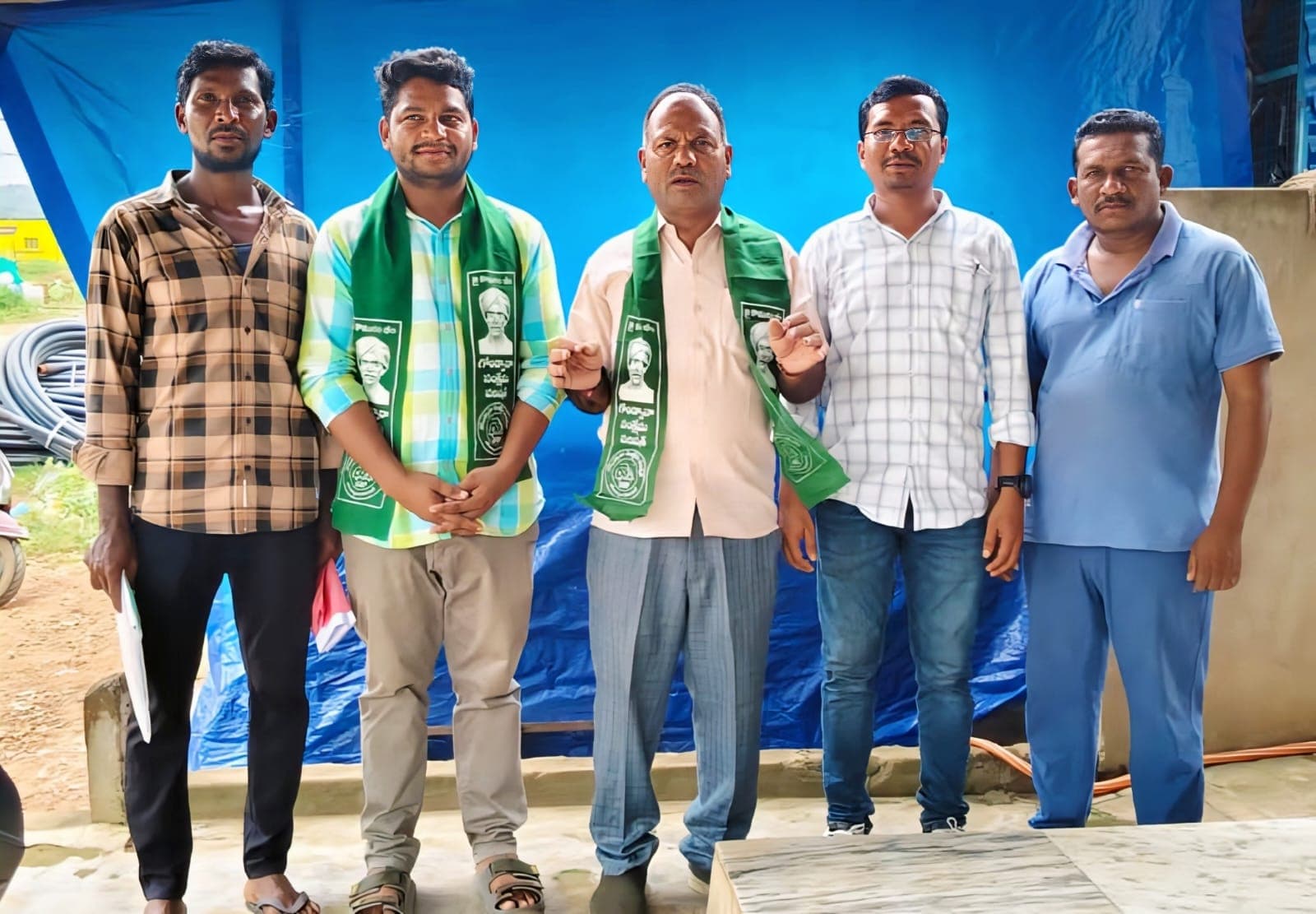 గిరిజనేతరుడి కబంధ హస్తాల్లో ఇసుక ర్యాంప్..!