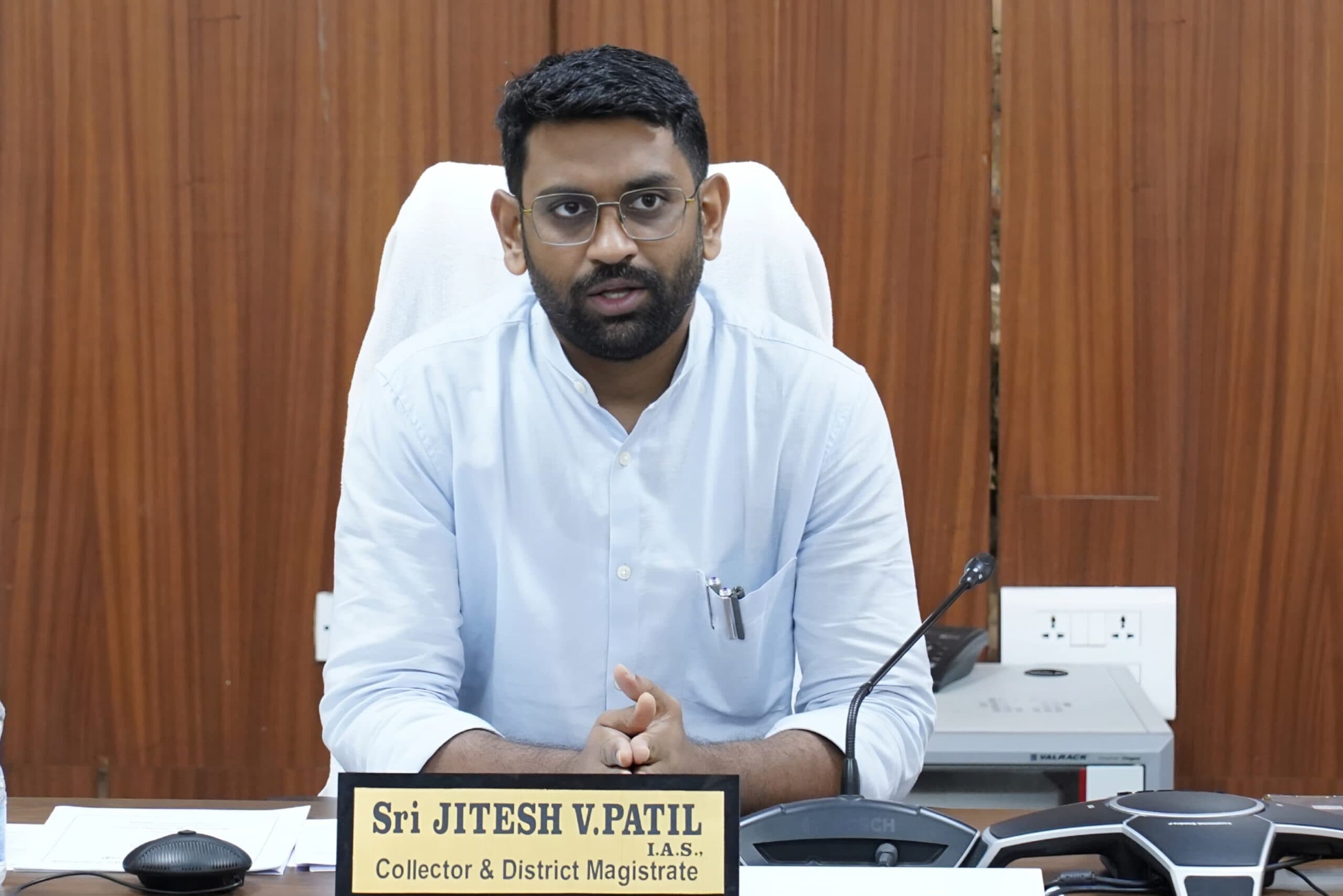 జిల్లాలో యూరియా ఎరువులకు ఎలాంటి కొరత లేదు