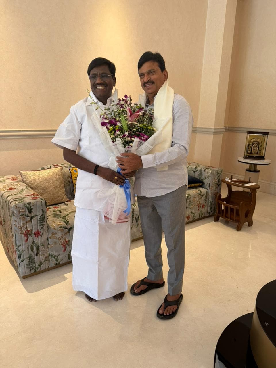 తమిళనాడు మంత్రి పి. విశ్వనాథన్కు మంత్రి పొంగులేటి ఘన సన్మానం